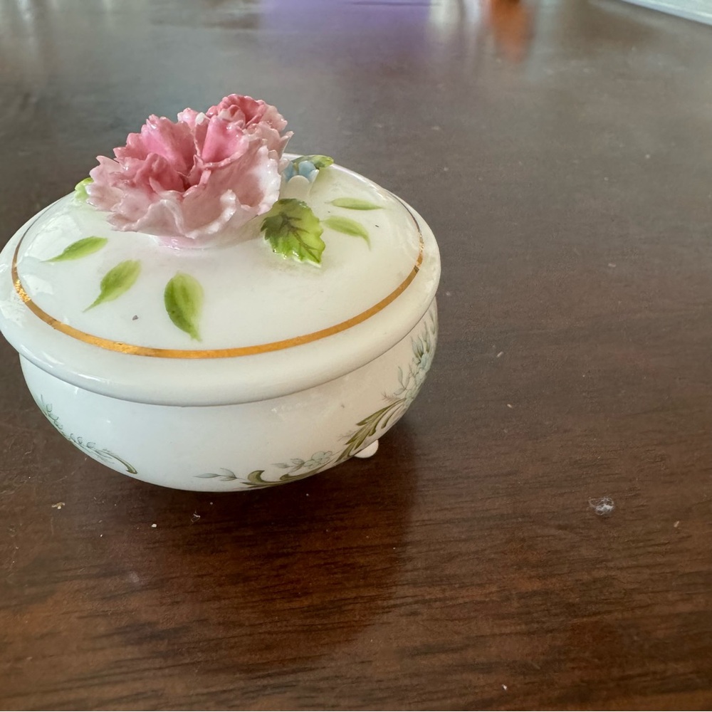 Vintage Maruri Masterpiece Bone China 1977 Enesco December Lidded Trinket Box - Picture 4 of 10